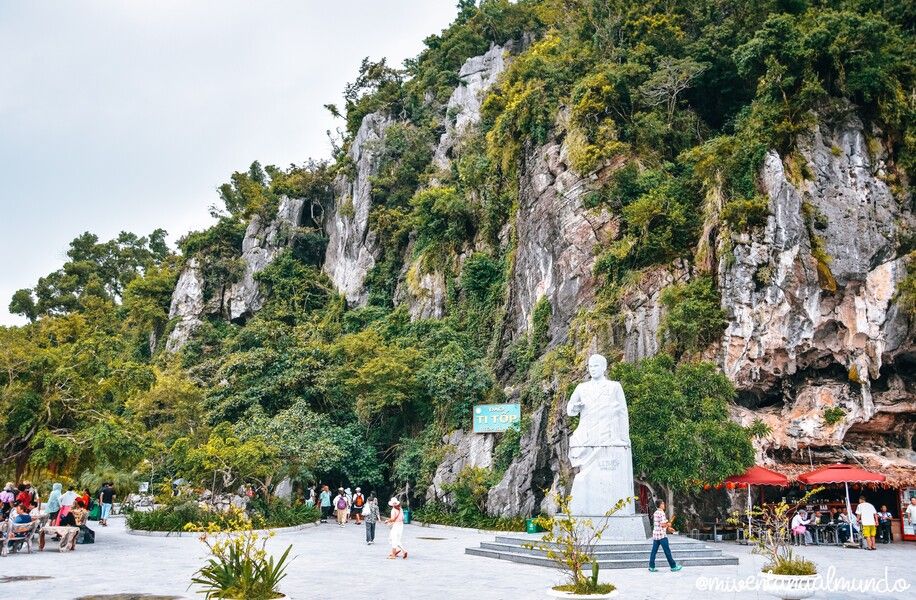 bahía de halong en crucero