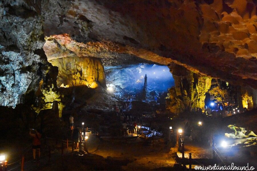 bahía de halong en crucero